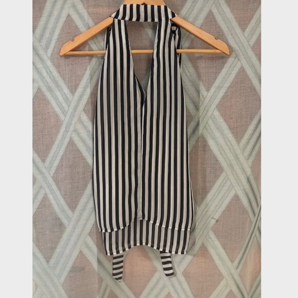 Classy Striped Banana Republic Sleeveless Top with Tie Bow - Picture 4 of 8